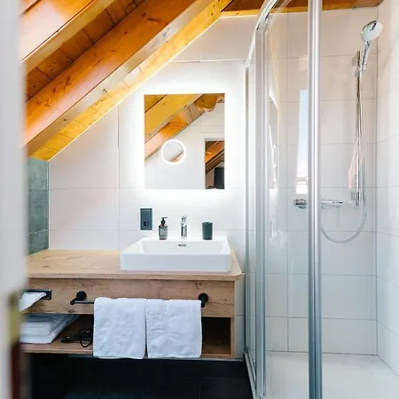 Moderne 2 Zi.-fewo Blackforestart Nähe Freiburg Apartment