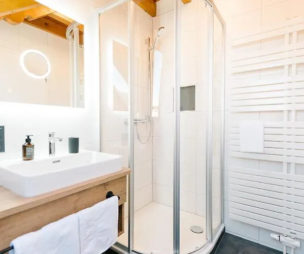 Moderne 2 Zi.-fewo Blackforestart Naehe Freiburg דירה סימונסבאל