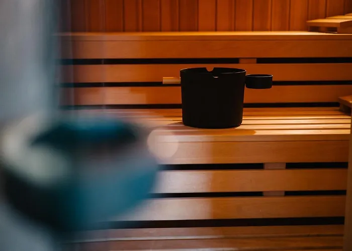 Moderne 2 Zi.-fewo Blackforestart Naehe Freiburg Apartament *